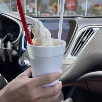 Naples Ice Cream Shoppe - Root beer float - Ice Cream & Frozen Yogurt Near Me - Naples, Florida Naples Ice Cream Shoppe - Root beer float - Ice Cream & Frozen Yogurt Near Me - Naples, Florida