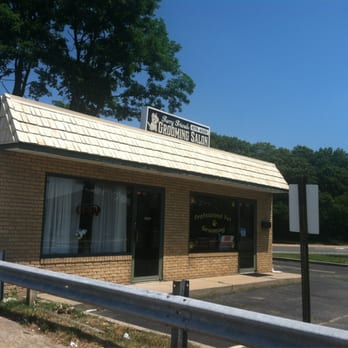 Furry Friends Grooming Salon - Store front for Furry Friends - Pet Groomers Near Me - Holbrook, New York Furry Friends Grooming Salon - Store front for Furry Friends - Pet Groomers Near Me - Holbrook, New York