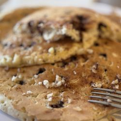 Pancakes & Waffles BLD Waimalu - Mac Nut & Chocolate Pancake S/S