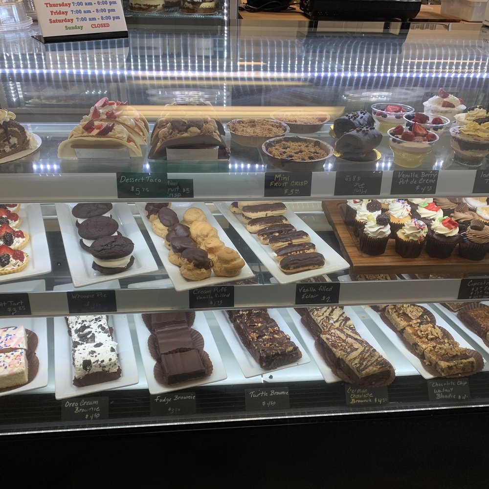 9oh6 Baking - Sweet treats in todays casing - Custom Cakes Near Me - Yukon, Oklahoma