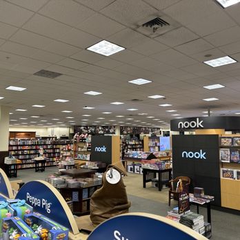 Barnes & Noble - Store floor - Bookstores Near Me - Cherry Hill, New Jersey
