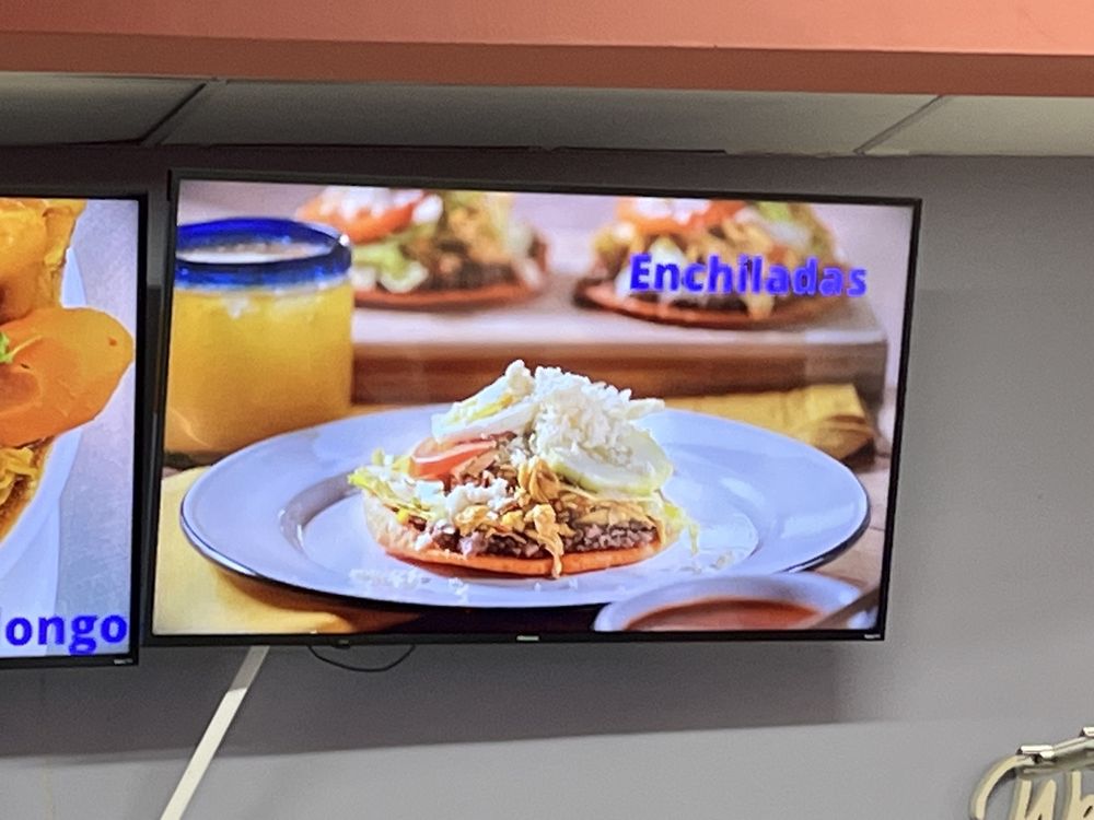 PUPUSARIA TIERRA BLANCA 26 Photos 1808 Woodlawn Dr, Woodlawn