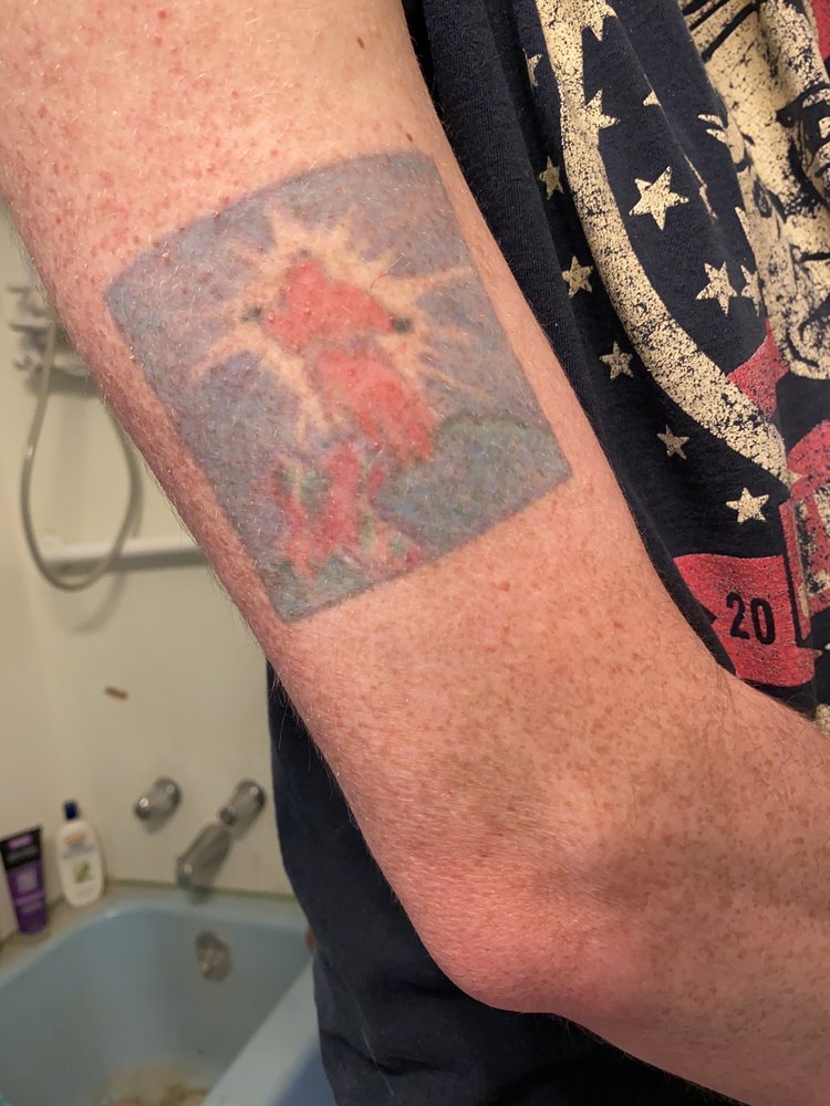 DAVES TATOOS Updated August 2024 415 E F St, Iron Mountain