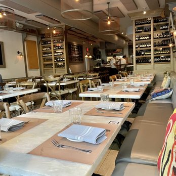 Strada In The Grove - Inside shot - 7P reservs on a Wed night - seems it was start of dinner seatings! They close at 10 - when we left place was filled & buzzing! - Italian Near Me - Miami, Florida