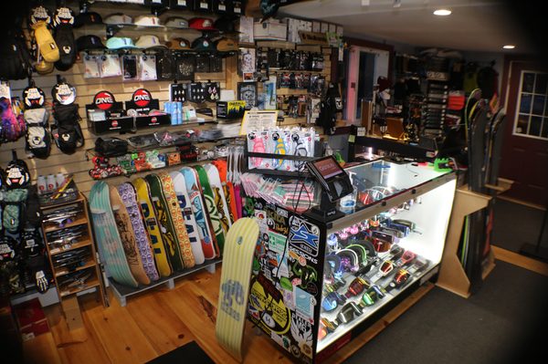 SPLINTERS BOARDSHOP - 13 Photos - Ski & Snowboard Shops - 18 Sugarbush ...