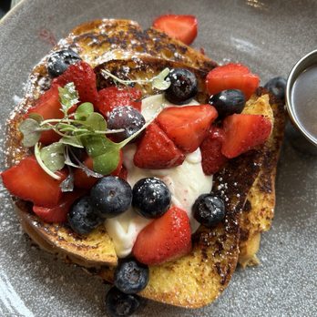 Eggspectation - Complexe Desjardins - Mascarpone & Strawberry French Toast! - Breakfast & Brunch Near Me - Montreal, Quebec Eggspectation - Complexe Desjardins - Mascarpone & Strawberry French Toast! - Breakfast & Brunch Near Me - Montreal, Quebec