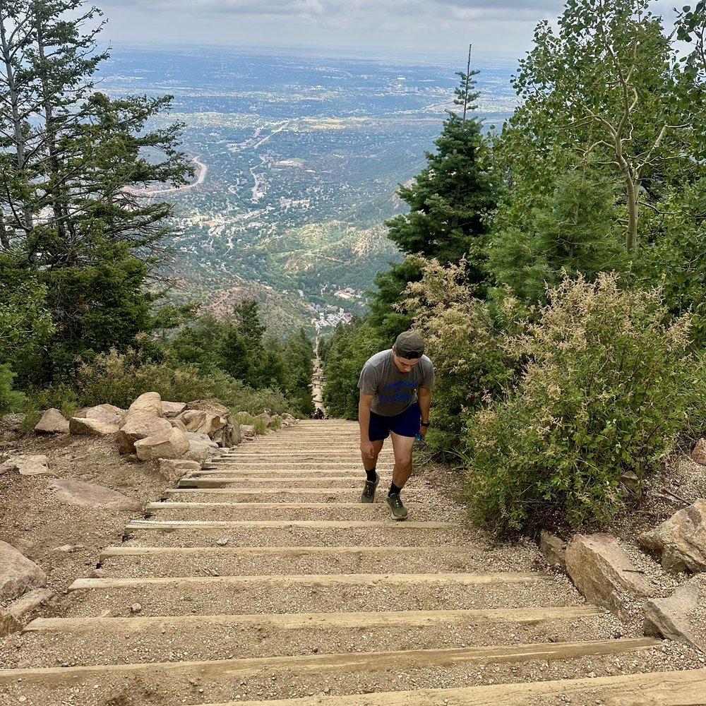 Manitou Incline - Fun day for a few stairs - Hiking Near Me