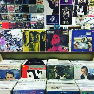 Vertical House Records by null