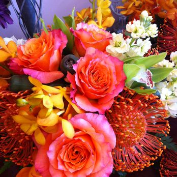 Zuzu's Petals - Fall arrangement - Florists Near Me - Arcadia, California Zuzu's Petals - Fall arrangement - Florists Near Me - Arcadia, California