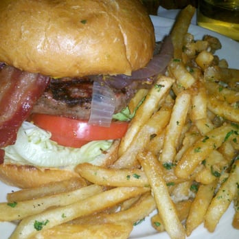 Moss Beach Distillery - Distillery Burger at The Moss Beach Distillery - Seafood Near Me - Moss Beach, California