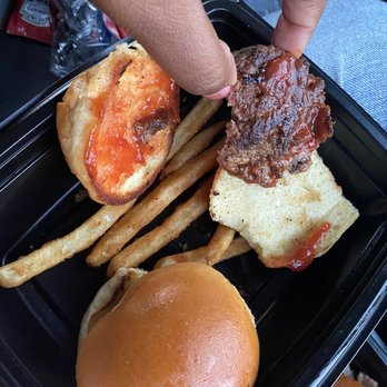 BJ's Restaurant & Brewhouse - No lettuce, tomato, or pickle though it was on the order - New American Near Me - Downey, California BJ's Restaurant & Brewhouse - No lettuce, tomato, or pickle though it was on the order - New American Near Me - Downey, California