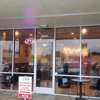 Lem’s Kitchen and Lounge - Vietnamese Near Me - Houston, Texas