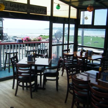 Flo's Clam Shack - Casual indeed - Seafood Near Me - Middletown, Rhode Island