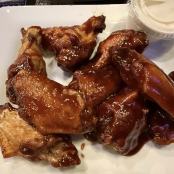 Caffrey's Tavern Backyard - Caffrey Wings with honey barbecue sauce - American Near Me - Forked River, New Jersey