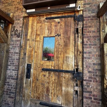 Griff's BBQ & Grill - Entrance - American Near Me - Copperopolis, California