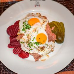 Old Commercial Room - Hamburger Labskaus 16,90€