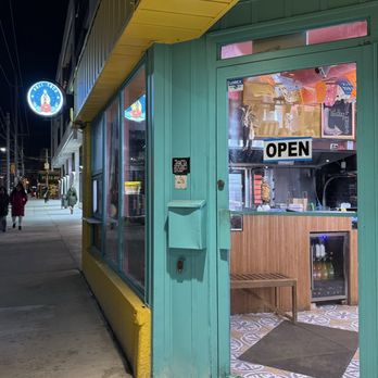 Holi Taco - Storefront - Mexican Near Me - Toronto, Ontario
