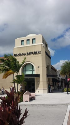 Banana Republic by null