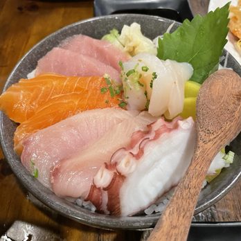 Maguro - Chirashi Don - Sushi Bars Near Me - Brookline, Massachusetts Maguro - Chirashi Don - Sushi Bars Near Me - Brookline, Massachusetts