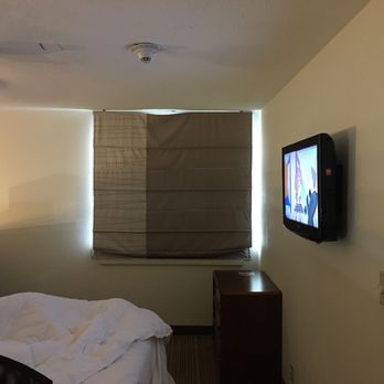 Hawthorn Suites by Wyndam - 2nd bedroom - Hotels Near Me - Vienna, Virginia Hawthorn Suites by Wyndam - 2nd bedroom - Hotels Near Me - Vienna, Virginia
