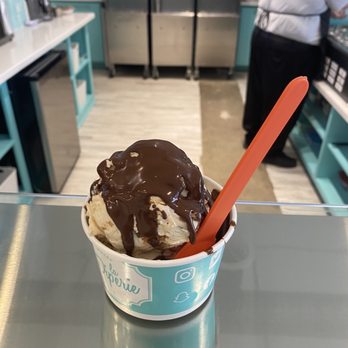 La Diperie - Regular size triple peanut butter "dipped" in salted dark chocolate - Ice Cream & Frozen Yogurt Near Me - St. Petersburg, Florida