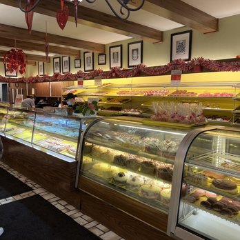 Reuter's Bakery - Interior view of cases - Bakeries Near Me - Chicago, Illinois