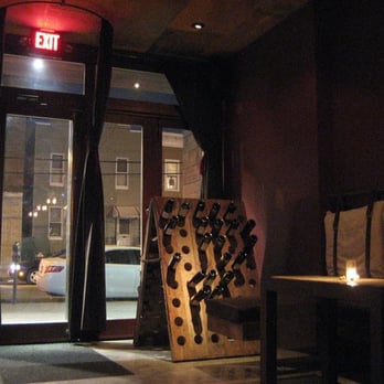 DiWine - front of DiWine - Wine Bars Near Me - Astoria, New York
