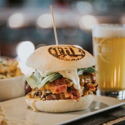 Huggy's Bar - Charleroi - Tower 2X2 Burger
