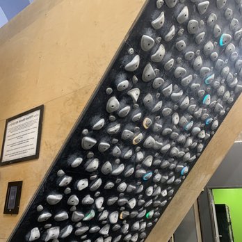 Hangar 18 - South Bay - Climbing Near Me - Hawthorne, California