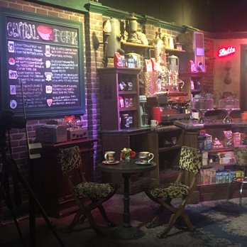Central Perk - Themed Cafes Near Me - Burbank, California