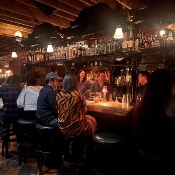 Gilt Bar - Bar area - New American Near Me - Chicago, Illinois Gilt Bar - Bar area - New American Near Me - Chicago, Illinois