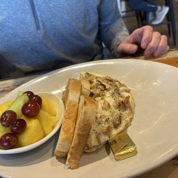 Daily Dose Rio Salado - Turkey Sausage Whiteout w sourdough toast - Breakfast & Brunch Near Me - Tempe, Arizona Daily Dose Rio Salado - Turkey Sausage Whiteout w sourdough toast - Breakfast & Brunch Near Me - Tempe, Arizona