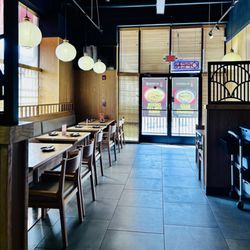 Ichiddo Ramen - Tables and booths on the right