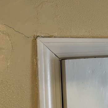 Cowdrey Engineering - Wall Crack - Structural Engineers Near Me