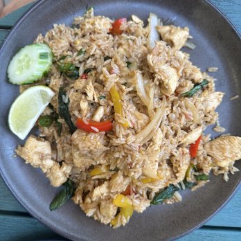 Pineapples Thai Kitchen - Thai Near Me - Charlottesville, Virginia