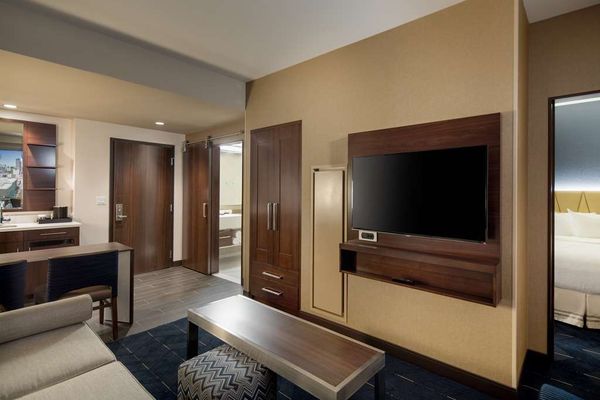 Embassy Suites by Hilton Seattle Downtown Pioneer Square by null