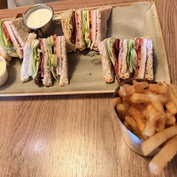 Fairway Cafe - My brother-in-law LOVED his sandwich. The fries, on the other hand, were not hot - New American Near Me - San Jacinto, California