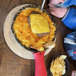 MACS Macaroni and Cheese Shop - Md cheeseburger Mac