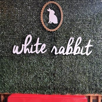 White Rabbit Day Spa - Garden area seating by entrance - Skin Care Near Me - San Diego, California