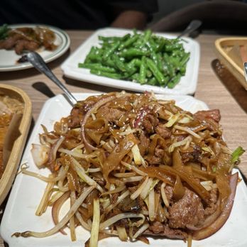 Mom Kitchen - Beef Chow Fun, AMAZING. - Hong Kong Style Cafe Near Me - San Diego, California Mom Kitchen - Beef Chow Fun, AMAZING. - Hong Kong Style Cafe Near Me - San Diego, California