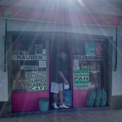 Polirrubro Nahuen - Frente, el sol le dio un "noseque" poético.