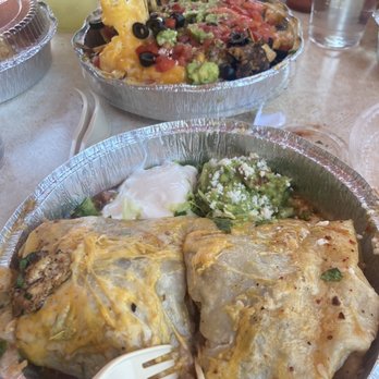 Roberto's Cafe - Burrito grande with pollo asada - Mexican Near Me - Mammoth Lakes, California Roberto's Cafe - Burrito grande with pollo asada - Mexican Near Me - Mammoth Lakes, California