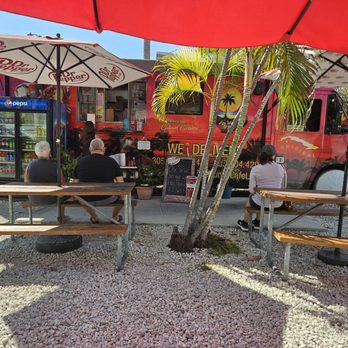 DeLuna's cafe - Food Trucks Near Me - Stock Island, Florida DeLuna's cafe - Food Trucks Near Me - Stock Island, Florida