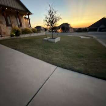 Nice & Tight Landscape - Customers yard - Lawn Services Near Me - Temple, Texas Nice & Tight Landscape - Customers yard - Lawn Services Near Me - Temple, Texas