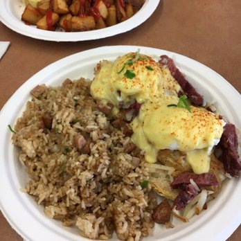 Button Up Cafe - Corned beef eggs benny with fried rice - Breakfast & Brunch Near Me - Pearl City, Hawaii