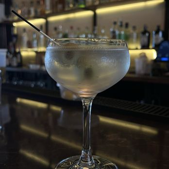 Teller’s Lounge - Cocktail Bars Near Me - Grand Rapids, Michigan