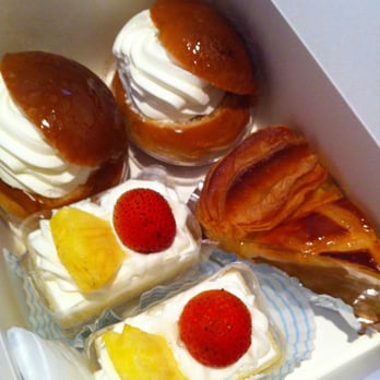 近江屋洋菓子店 本郷店 Closed 49 Photos Desserts 本郷4 1 7 文京区 東京都 Japan Hours Phone Number Yelp