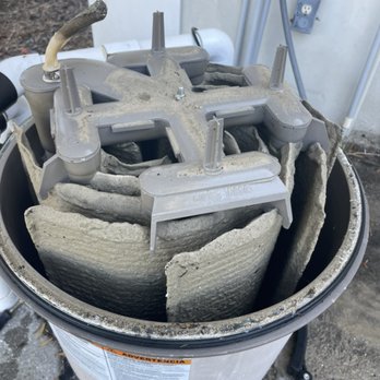 Get It Clean Pool Services - Dirty DE filter - Pool Cleaners Near Me Get It Clean Pool Services - Dirty DE filter - Pool Cleaners Near Me