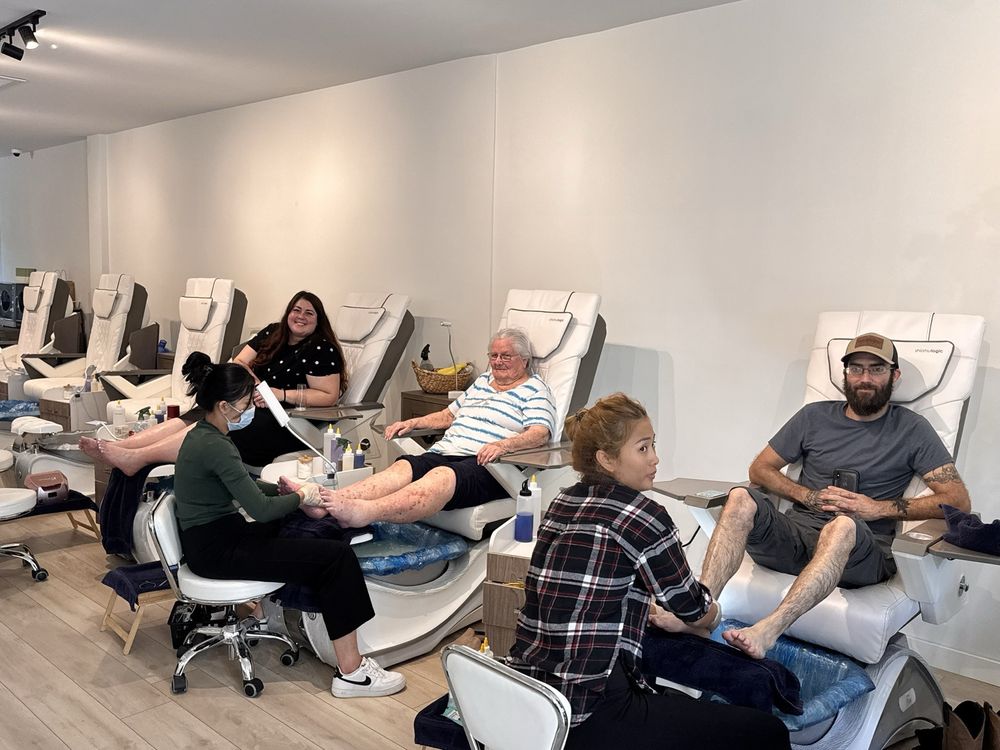 Saint Augustine Nail Lounge Logo