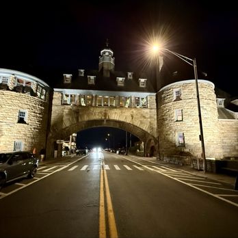 Coast Guard House - Seafood Near Me - Narragansett, Rhode Island